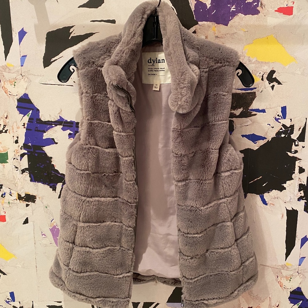 Dylan by True Grit Faux-fur Zip up Love Vest